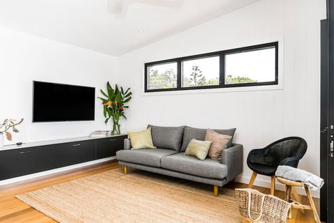 Your Luxury Escape - Carinya Cottage 2 - Accommodation Burleigh 4