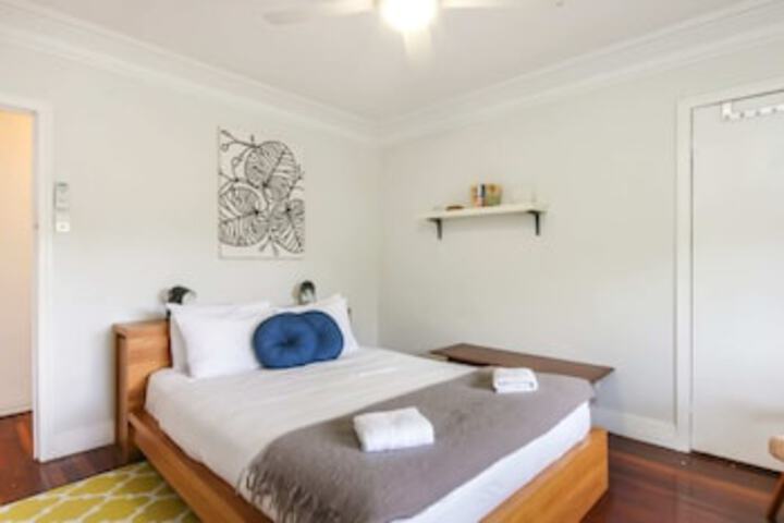 Carina QLD Accommodation Burleigh
