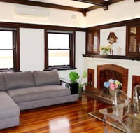 Charming  Cosy Home With City Views - Accommodation Burleigh
