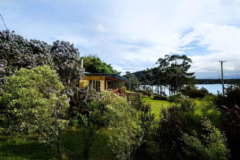 Beach House Aisling - Accommodation Burleigh 4
