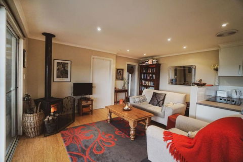 Beach House Aisling - Accommodation Burleigh 1