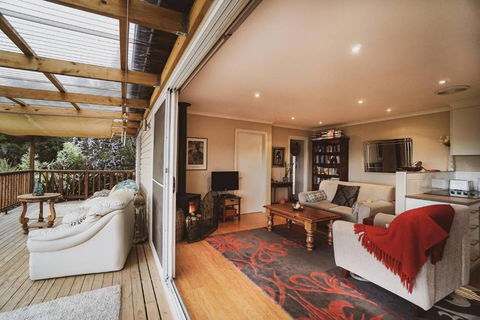 Beach House Aisling - Accommodation Burleigh 6