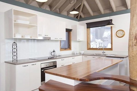 Eagles Nest - Accommodation Burleigh 2