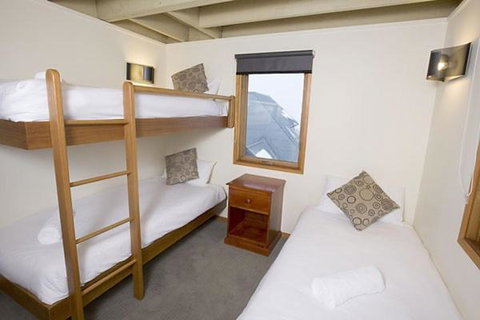 Eagles Nest - Accommodation Burleigh 1