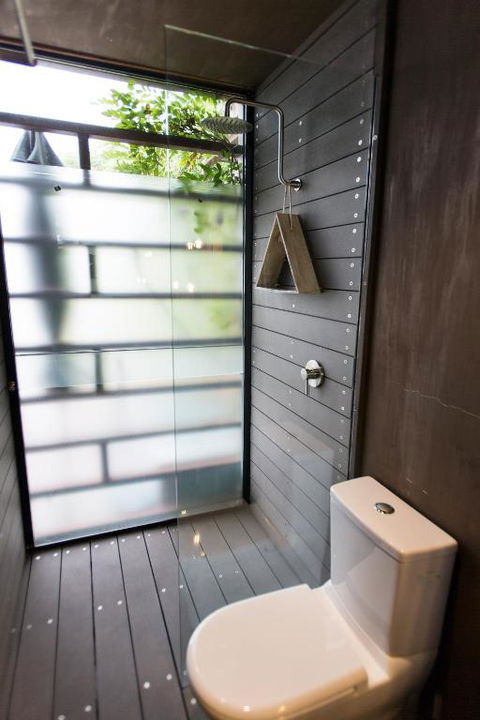Bills Boathouse - Accommodation Burleigh 6