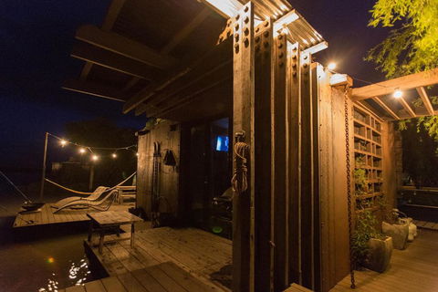 Bills Boathouse - Accommodation Burleigh 3