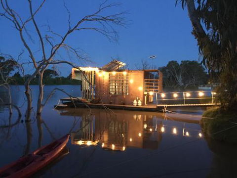 Bills Boathouse - Accommodation Burleigh 7