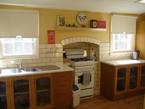 Albany Historic Cottage - Accommodation Burleigh 4