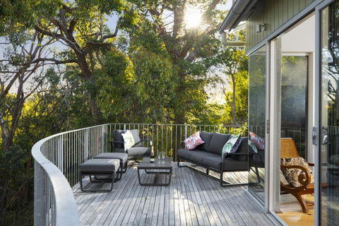 The Bird House - Accommodation Burleigh 3