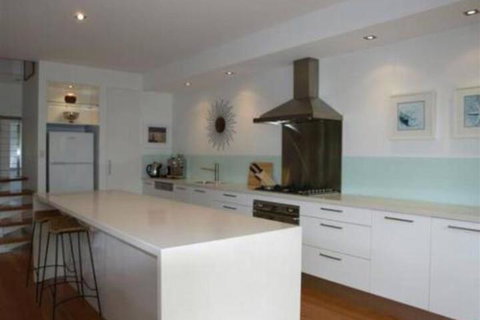 Amore - Accommodation Burleigh 4