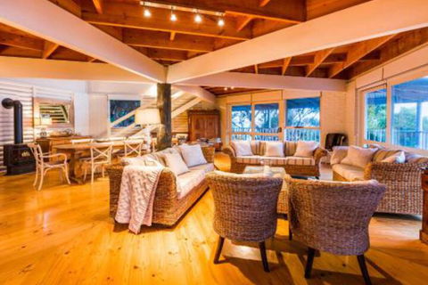 Yallingups Best Located Beach House - Accommodation Burleigh 4