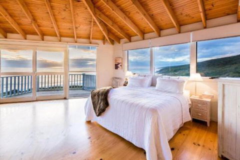 Yallingups Best Located Beach House - Accommodation Burleigh 5