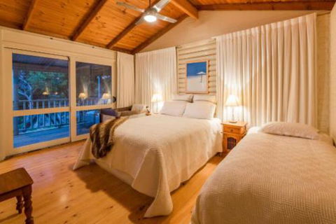 Yallingups Best Located Beach House - Accommodation Burleigh 3