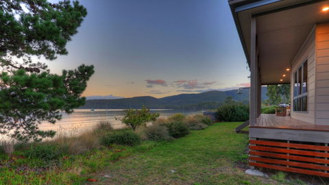 Tides Reach - Essentially Tas Dover - Accommodation Burleigh 2