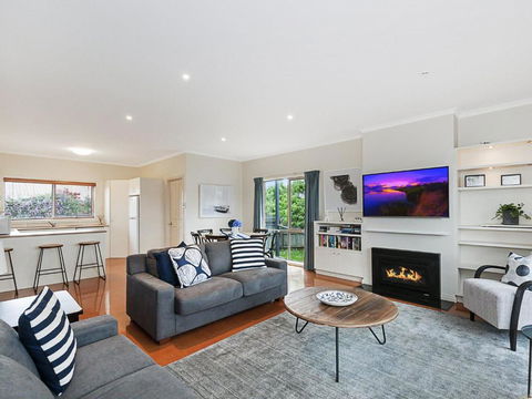 GUILDFORD COTTAGE - Accommodation Burleigh 2