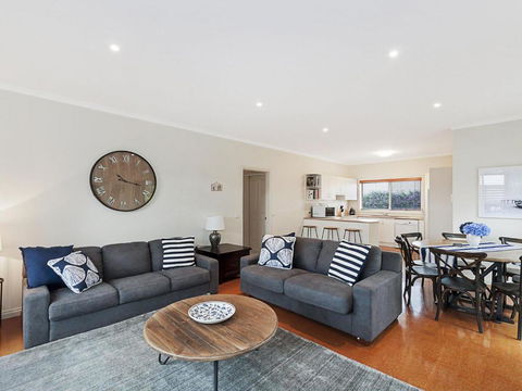 GUILDFORD COTTAGE - Accommodation Burleigh 4