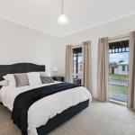 GUILDFORD COTTAGE - Accommodation Burleigh 0