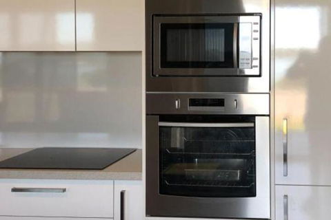 Beachview - Accommodation Burleigh 3