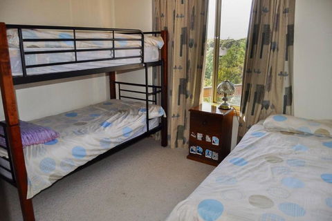Baywatch - Accommodation Burleigh 4