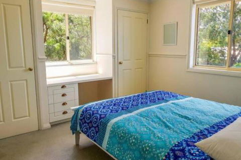 GUMS & ROSES Family Home In The Heart Of Town. - Accommodation Burleigh 2