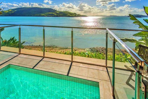 Yacht Club 19 Bijou De Mer 2 Buggies - Accommodation Burleigh 3
