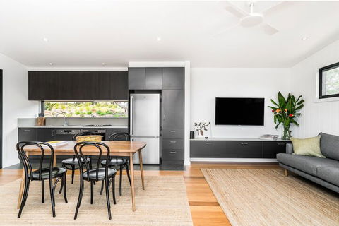 Your Luxury Escape - Carinya Cottage 3 - Accommodation Burleigh 6