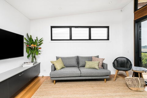 Your Luxury Escape - Carinya Cottage 3 - Accommodation Burleigh 7