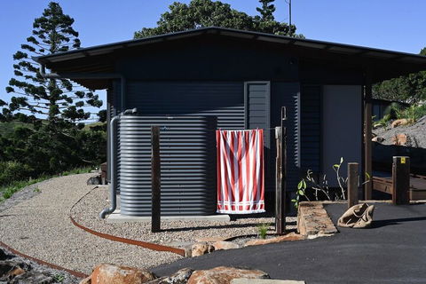 Your Luxury Escape - Carinya Cottage 3 - Accommodation Burleigh 1