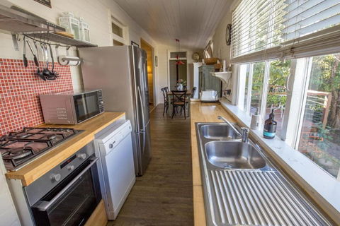 Arohanui - Accommodation Burleigh 2
