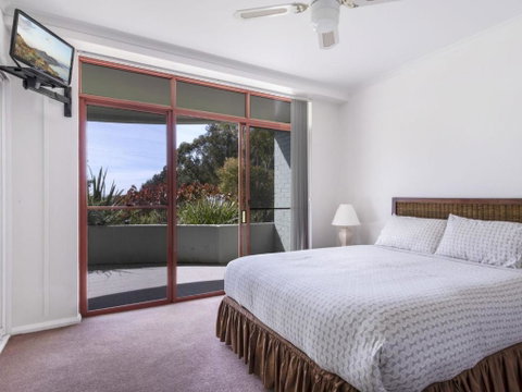 Mitchell Pde 2 / 1a Fathoms - Accommodation Burleigh 3