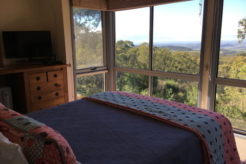 The Retreat Lodge - Accommodation Burleigh 5