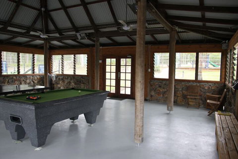 The Retreat Lodge - Accommodation Burleigh 6