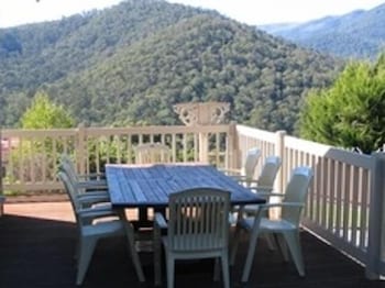 Alpine Stag Lodge House - Accommodation Burleigh 4