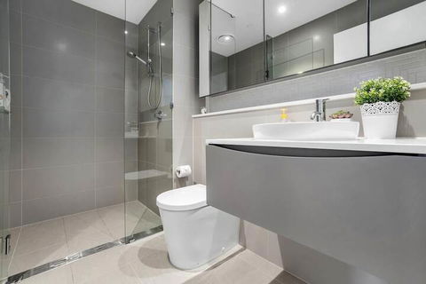 I02-china Town Luxury Service Apartment - Accommodation Burleigh 5
