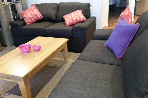 K2 Unit 11 - Accommodation Burleigh 2