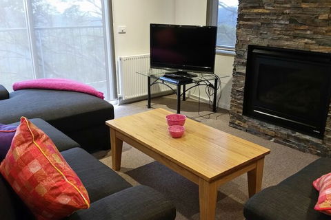 K2 Unit 11 - Accommodation Burleigh 7