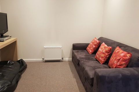 K2 Unit 11 - Accommodation Burleigh 3