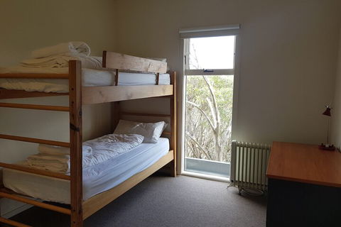 K2 Unit 11 - Accommodation Burleigh 6