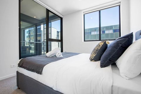 Stunning Bright Apartment At Hawthron/Glenferrie Station - Accommodation Burleigh 2