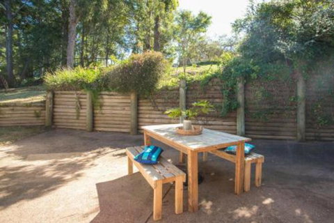 Coastal Hideaway - Accommodation Burleigh 2