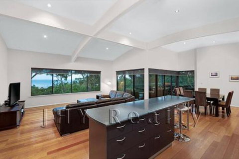 Eagle Vista - Accommodation Burleigh 5