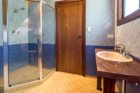 Annies Retreat - Accommodation Burleigh 5