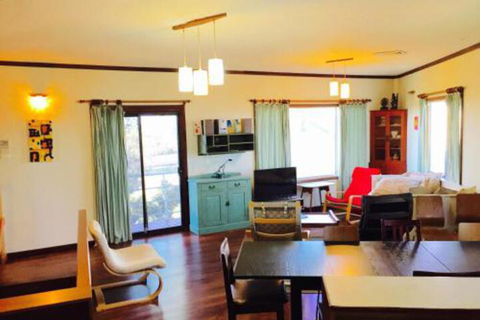 The Kite Beach House - Accommodation Burleigh 5