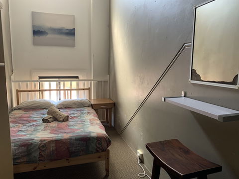 Bert's Backpackers - Accommodation Burleigh 6