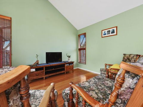 Family Friendly Weatherboard Cottage - Accommodation Burleigh 6
