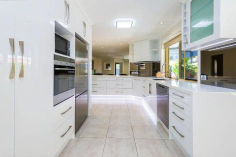 Holiday Home Limetree - Accommodation Burleigh 3