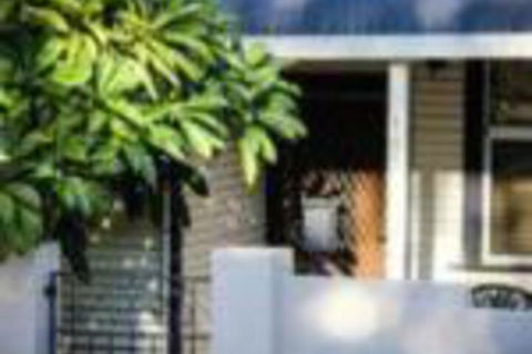 Heathers Mica Cottage - Accommodation Burleigh 0
