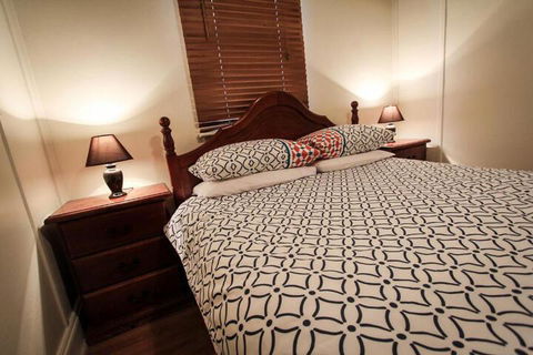 Heathers Mica Cottage - Accommodation Burleigh 2