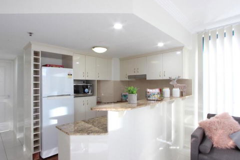 Willahra Tower Apartment - Accommodation Burleigh 6