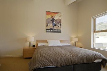 Chalet Hotham 11 - Accommodation Burleigh 3